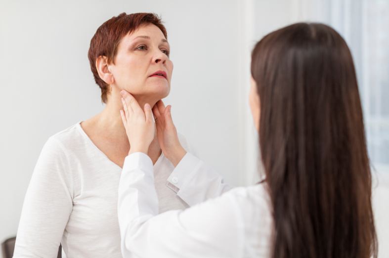 Descubra tudo sobre o hipertireoidismo: causas, sintomas, diagnóstico e tratamentos. Aprenda como controlar a condição com a Dra. Ana Bárbara Trizzotti, endocrinologista.